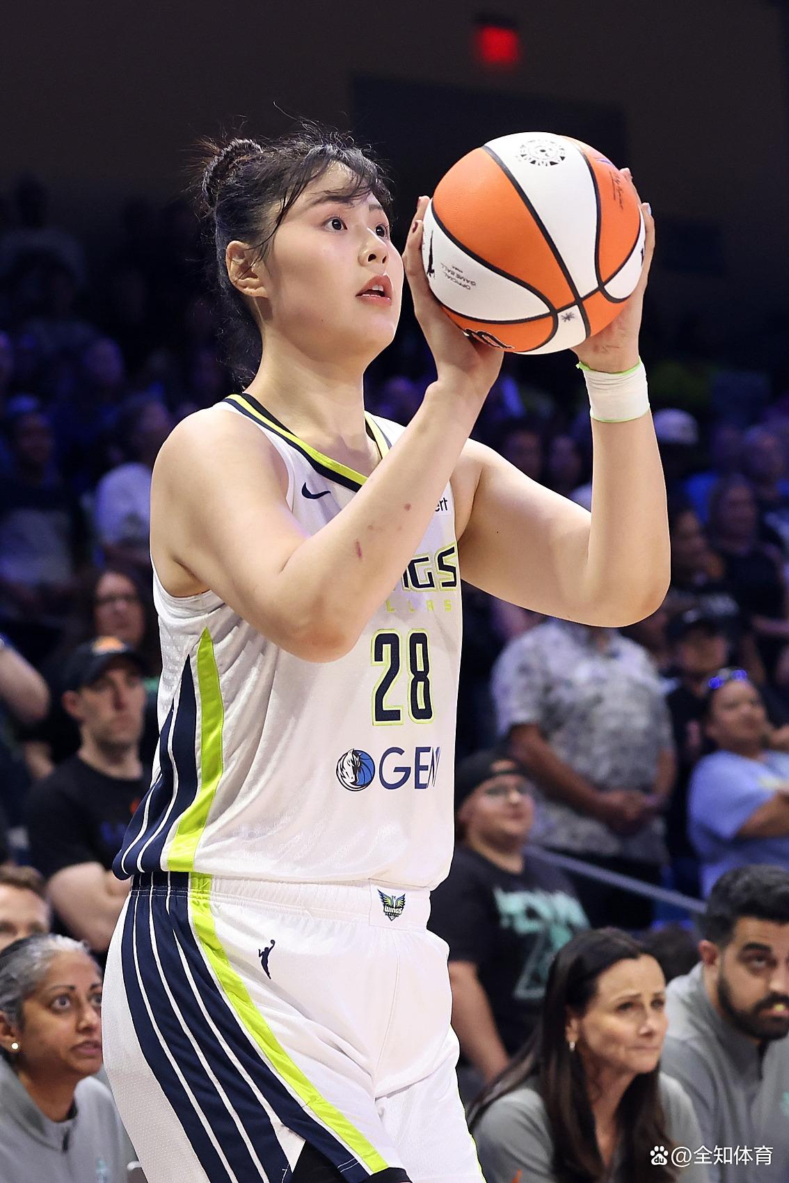 篮球明星因个人原因宣布退役，球迷纷纷表达惋惜的简单介绍